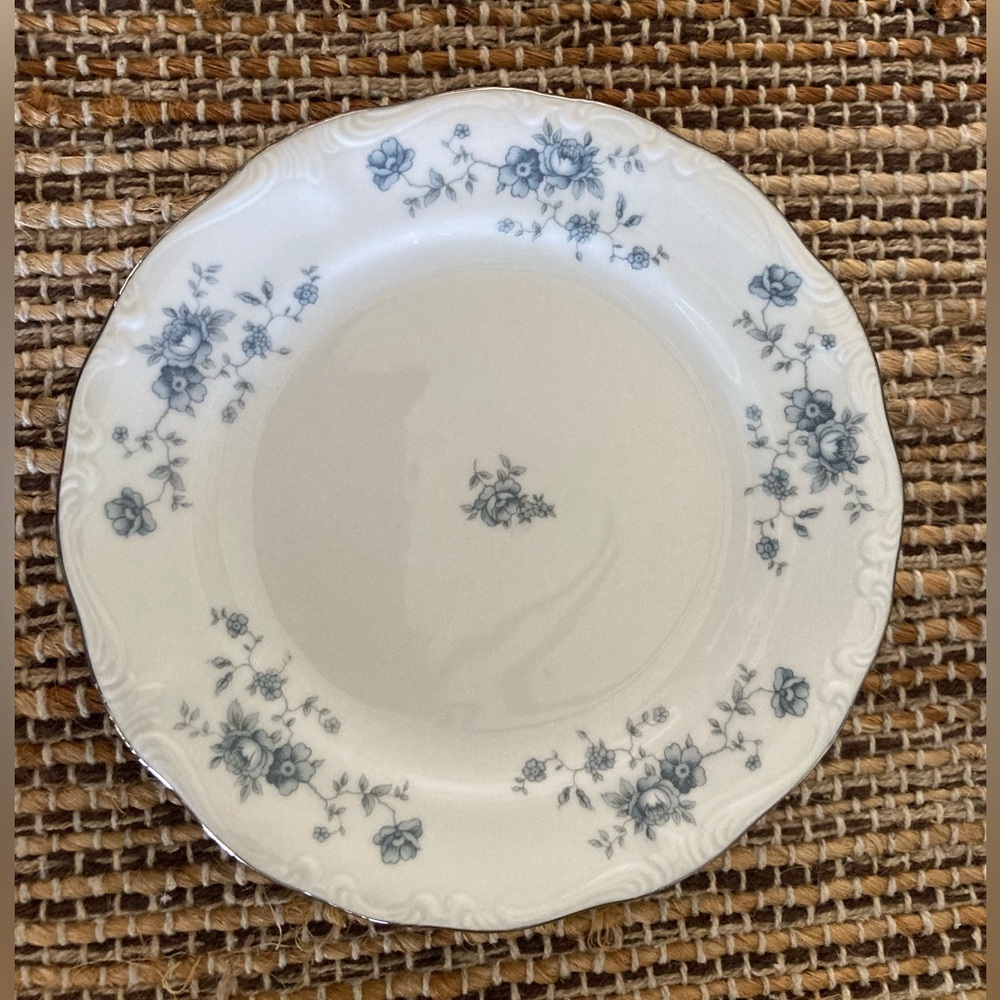 Vintage Johann Havilland Blue Garland 5 Piece Place Setting - Picture 8 of 11